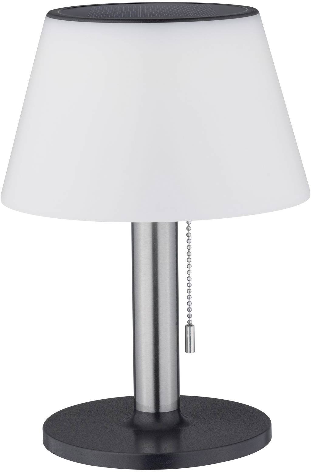 Stolní lampa s bílým stínidlem, stříbrnou základnou a tahovým řetízkem.