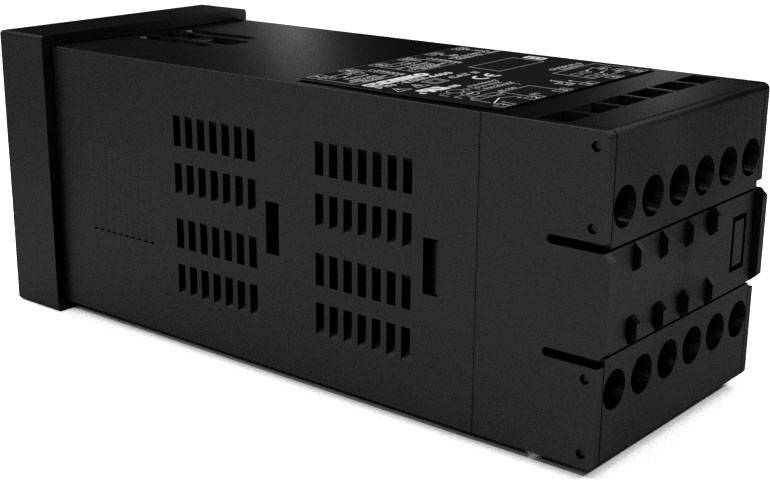 Černé elektronické zařízení s několika větracími otvory a konektory, pohled z boku, pravděpodobně spínaný napájecí zdroj.