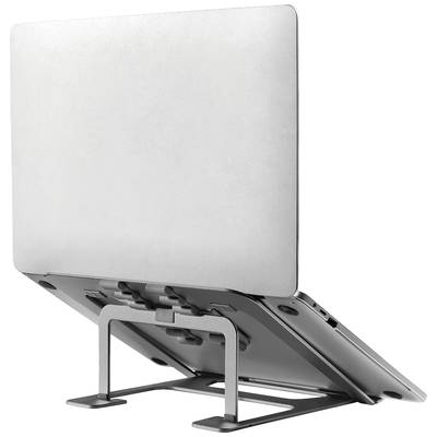 Laptop stojí vzpřímeně na moderním kovovém stojanu, který zajišťuje lepší větrání a ergonomii.