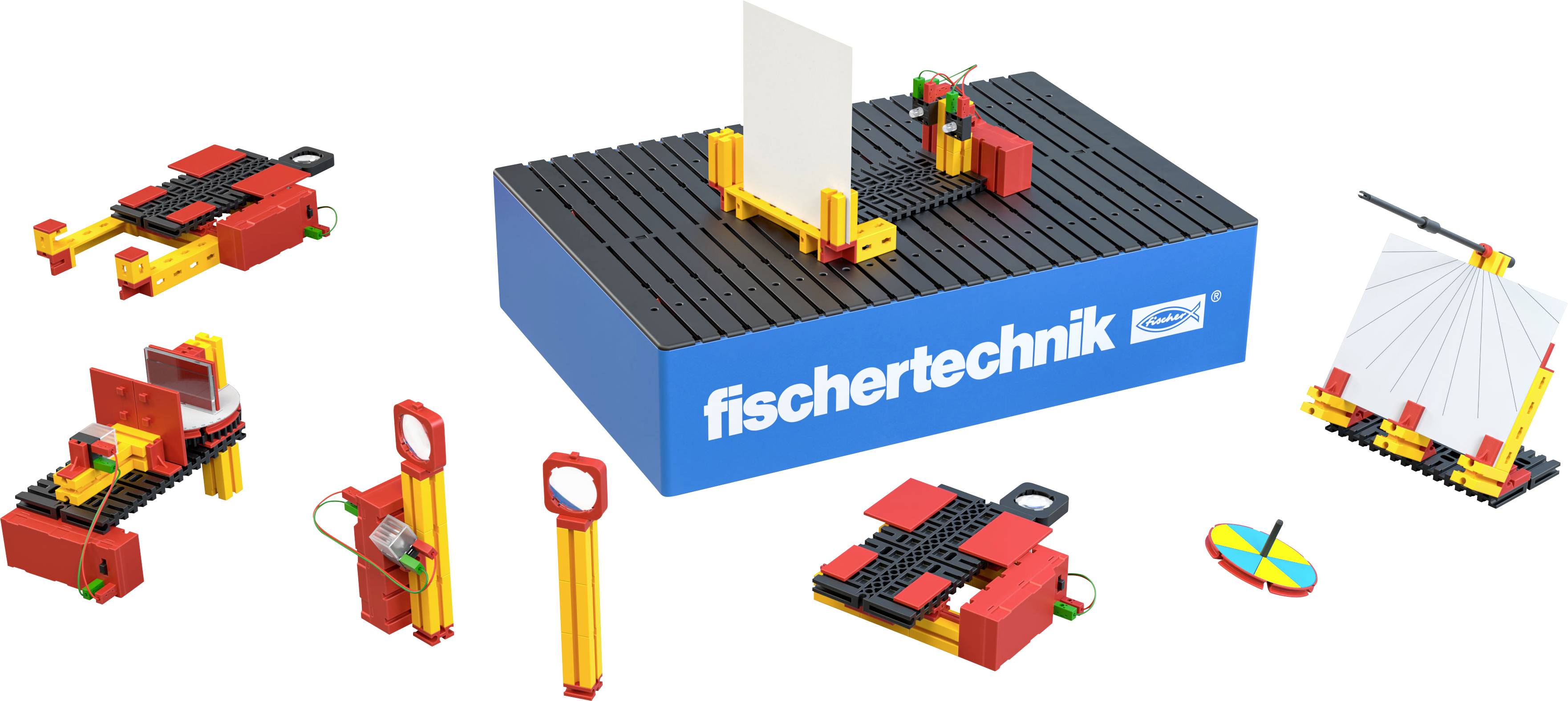 Experimentální sada od fischertechniku pro zkoumání obnovitelných zdrojů energie s různými modely a komponenty.