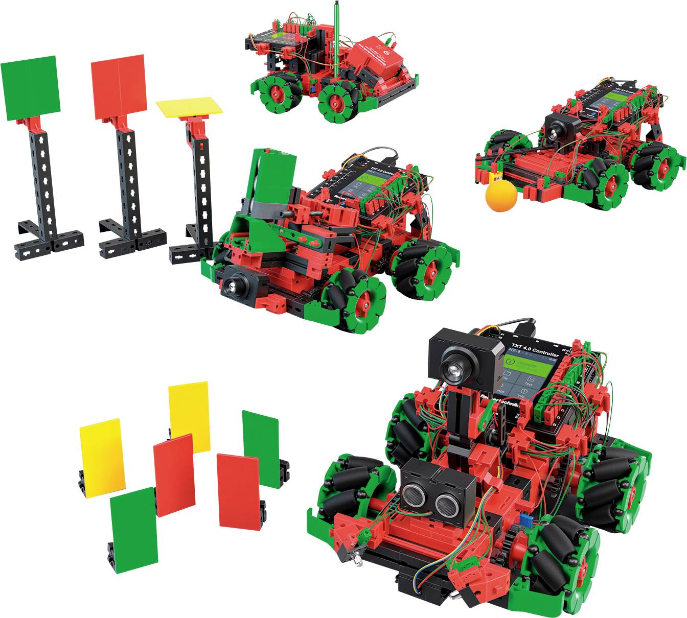 Různé modely robotických vozidel složené z červených a zelených součástí, některé vybavené senzory a kamerami, umístěné vedle barevných štítků.