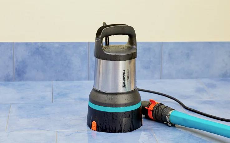 GARDENA 09036-61 ponorné čerpadlo na čistou vodu 17.000 l/h 9 m-1