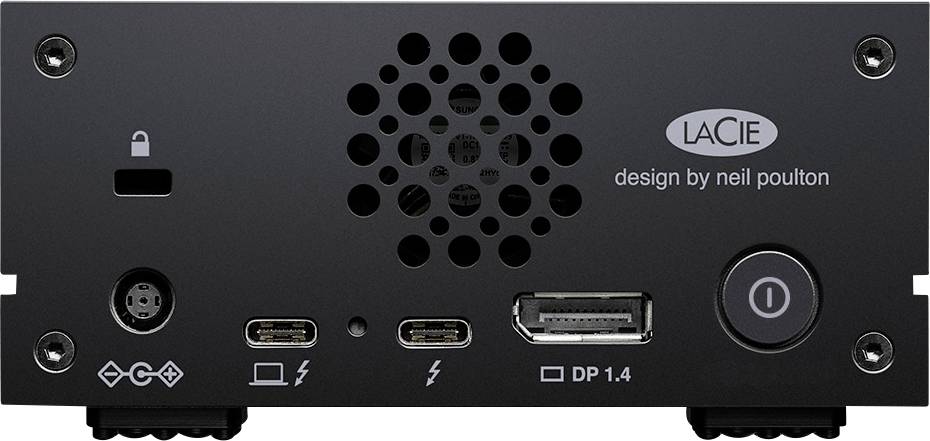 Externí pevný disk od LaCie, navržený Neilem Poultonem, s různými konektory a větracími otvory na zadní straně.