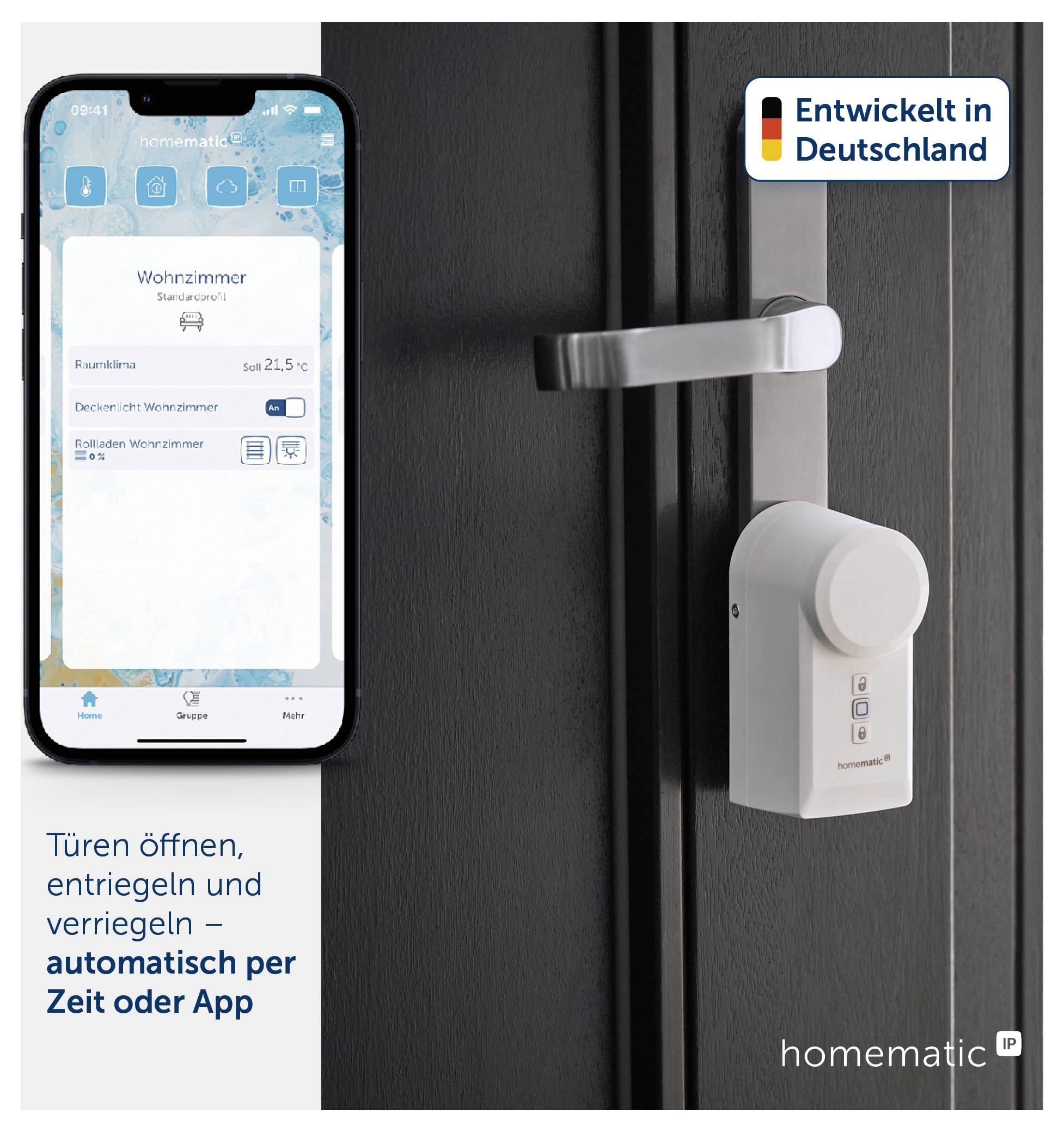 Reklamní grafika: Smartphone-aplikace vedle elektronického zámku na dveřích; text: 'Otvírat, odemykat a zamykat dveře – automaticky podle času nebo přes aplikaci'.