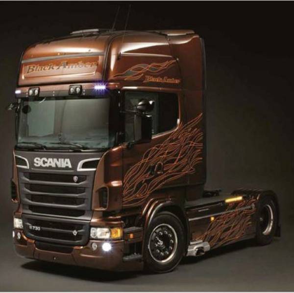 Italeri 3897 Scania R730 V8 Black Amber model tahače, stavebnice 1:24