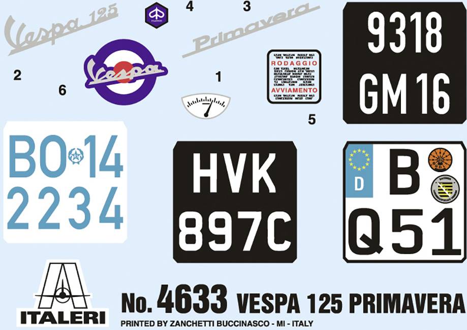 Sbírka samolepek Vespa s různými poznávacími značkami a logy, včetně 'Vespa 125 Primavera', erbů a typových štítků.