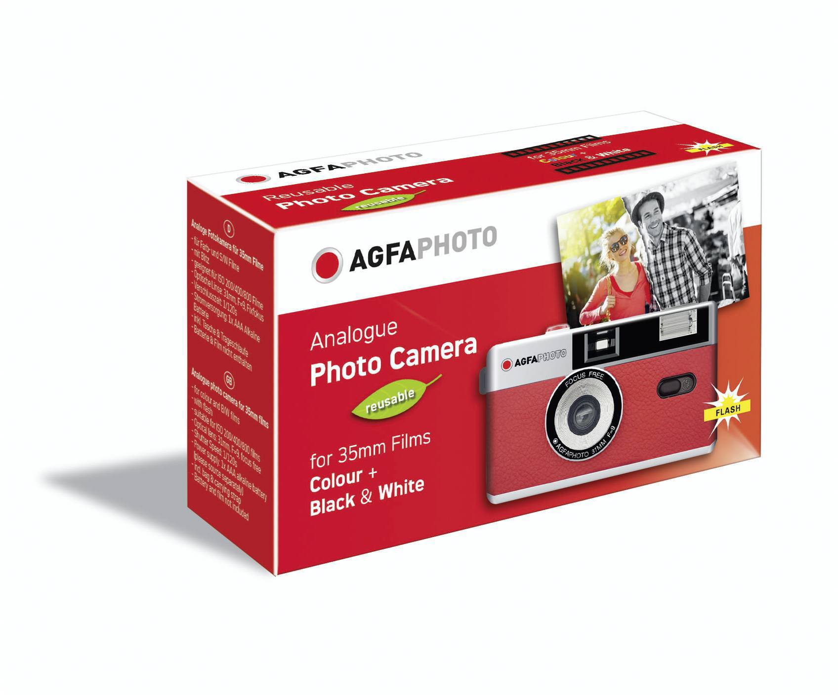 Klasická analogová fotoaparátová krabice od 'AgfaPhoto' pro 35mm filmy, barevné i černobílé. Obsahuje obrázek usmívajícího se páru.