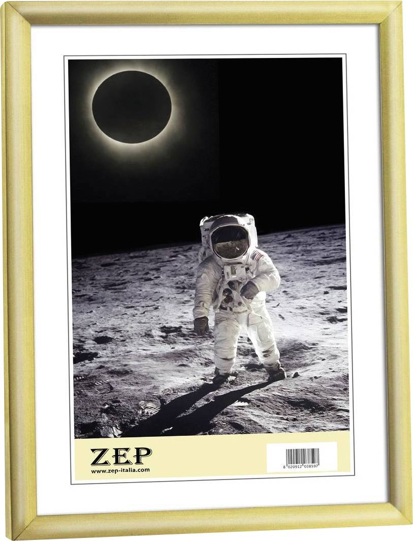Astronaut kráčí po povrchu Měsíce. Vlevo nahoře je vidět obrázek zatmění Slunce.