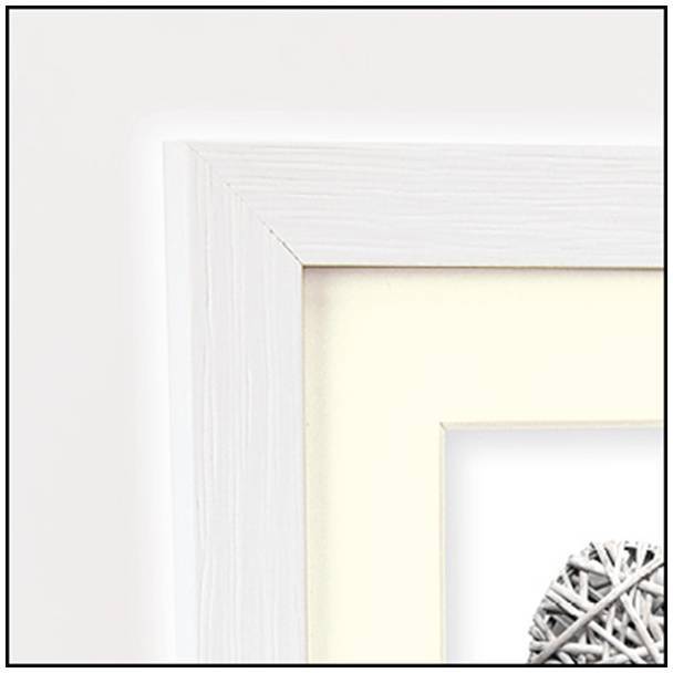 Roh bílého obrazového rámu, minimalistický design.