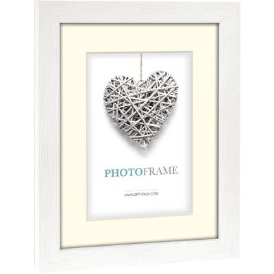 Dekorativní rámeček s srdčitým propletením větví visí na šňůrce. Text na něm: 'PHOTOFARME'.