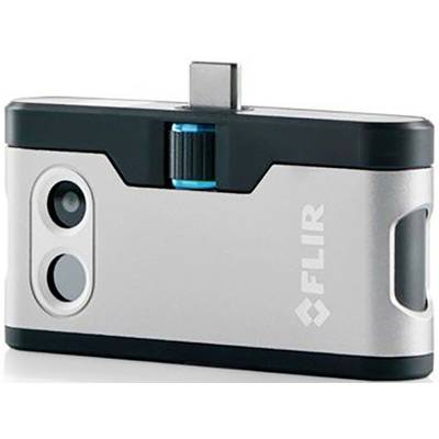 Termokamera FLIR s USB konektorem. Je kompaktní a dvoubarevná, převážně v odstínech stříbrné a černé.