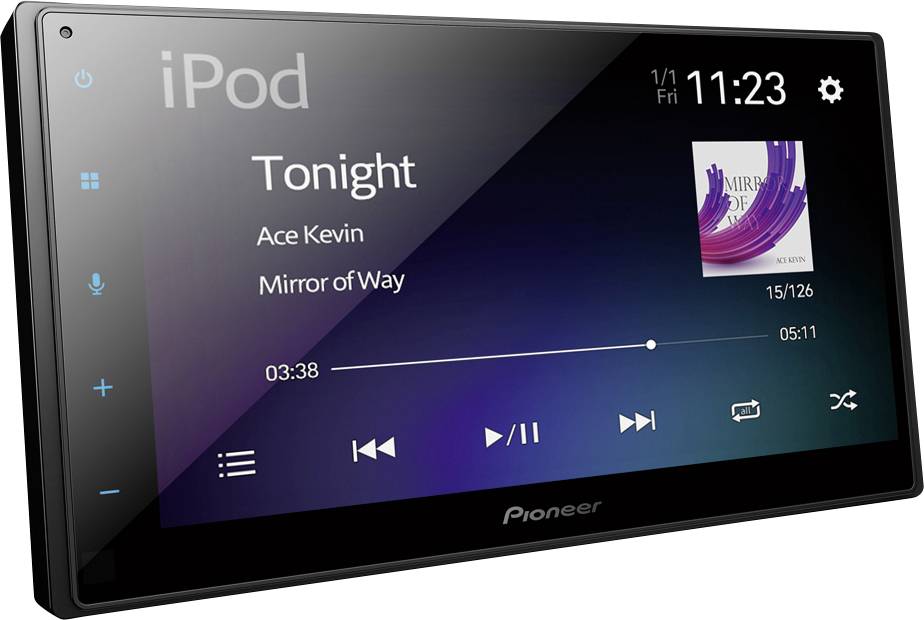 Autoaudiosystém zobrazuje hudbu z iPodu: 'Tonight' od Ace Kevina, album 'Mirror of Way'. Aktuální čas 3:38 z celkových 5:11 minut.