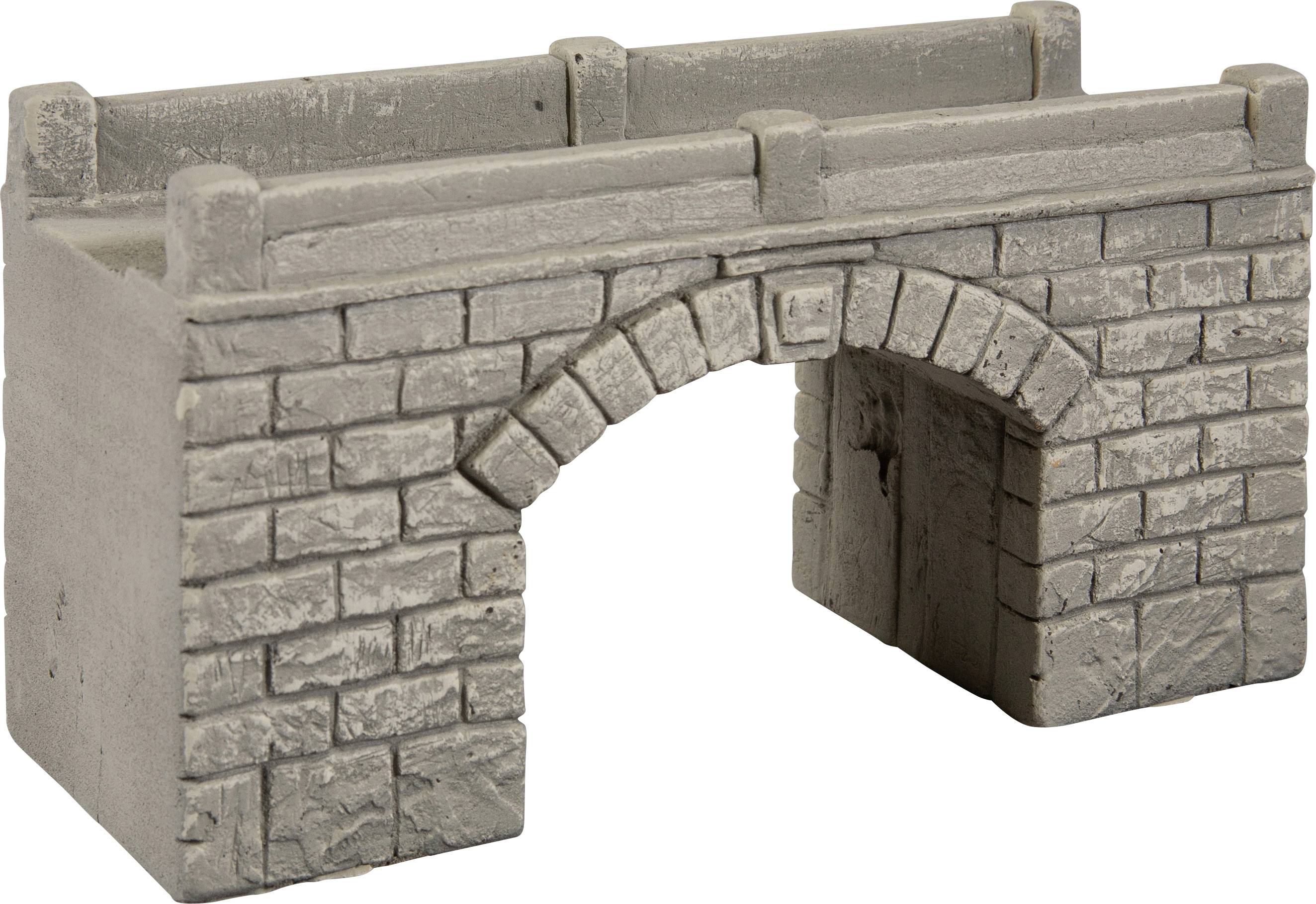 Malý, detailně zpracovaný model šedého kamenného mostu s jedním obloukem.