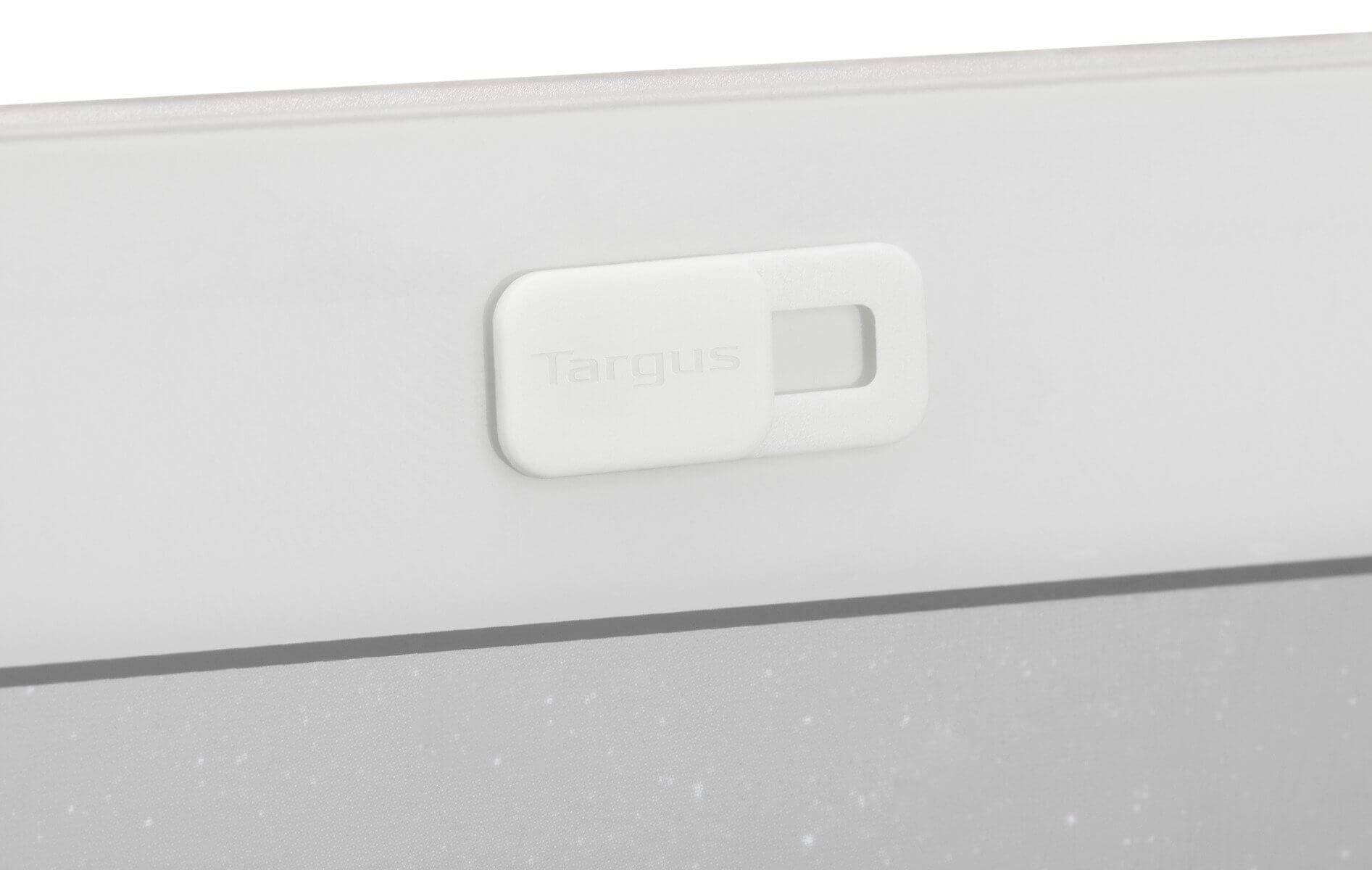 Bílý kryt webkamery na notebooku, který zakrývá oblast kamery. Na krytu je napsáno 'Targus'.