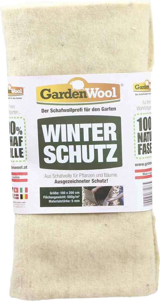 Produktový obal s nápisem 'GardenWool Zimní ochrana'. Vyroben ze 100% ovčí vlny, určen k ochraně rostlin a stromů v zimním období.