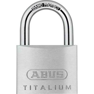 Stříbrný visací zámek značky 'ABUS', model 'Titalium', s nápisem 'NANO PROTECT' na třmenu.