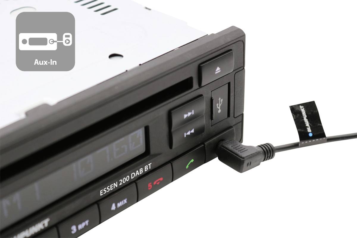 Autorádio s AUX vstupem a USB portem. Na přední straně je viditelný nápis 'ESSEN 200 DAB BT'.