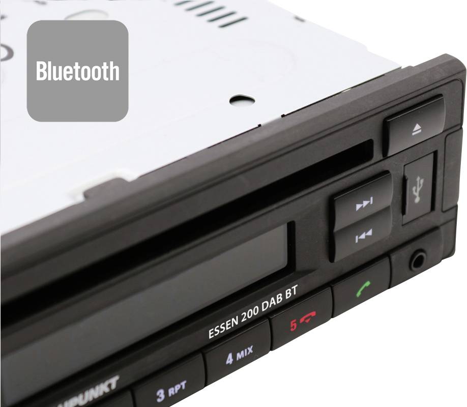 Autorádio s podporou Bluetooth, displej, ovládací tlačítka a USB port na pravé straně.