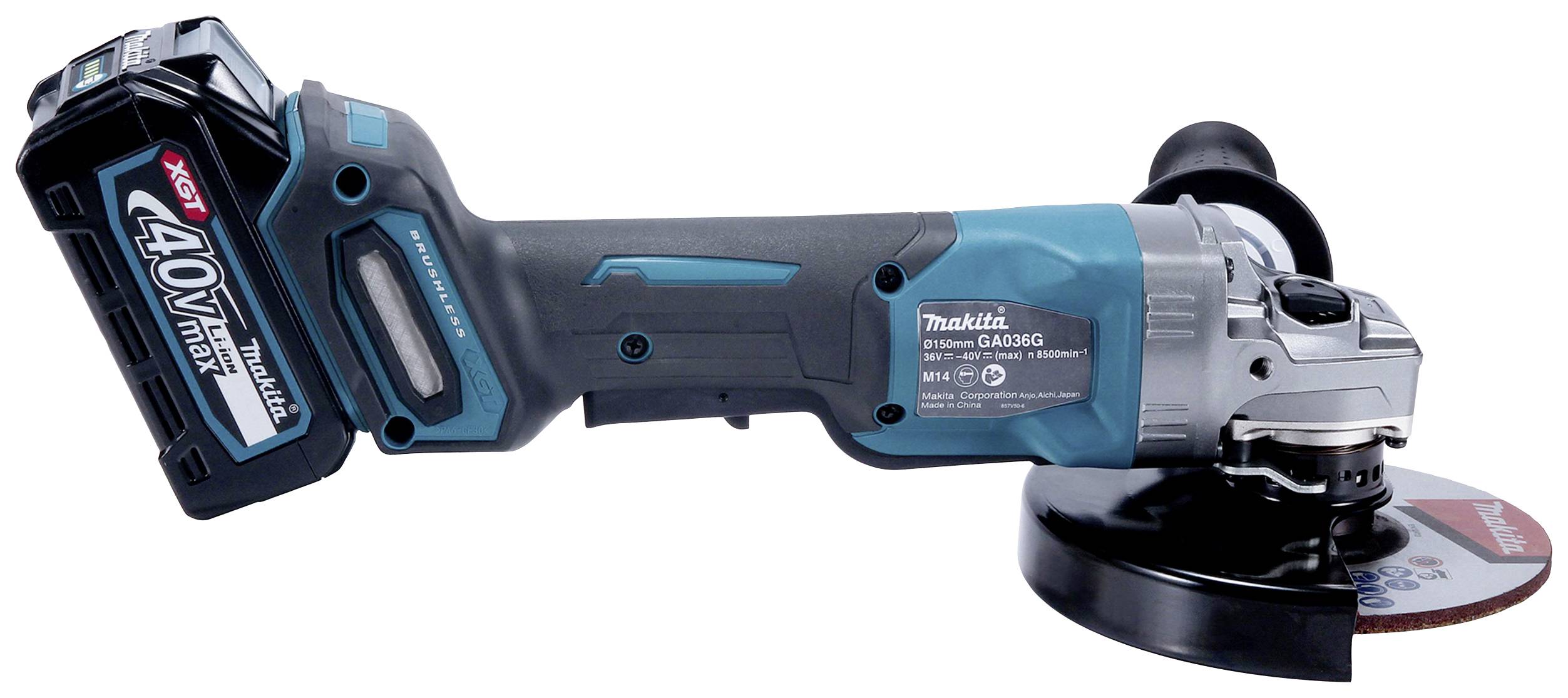 Bezdrátová úhlová bruska Makita s 40V akumulátorem, model GA023G, leží na boku.