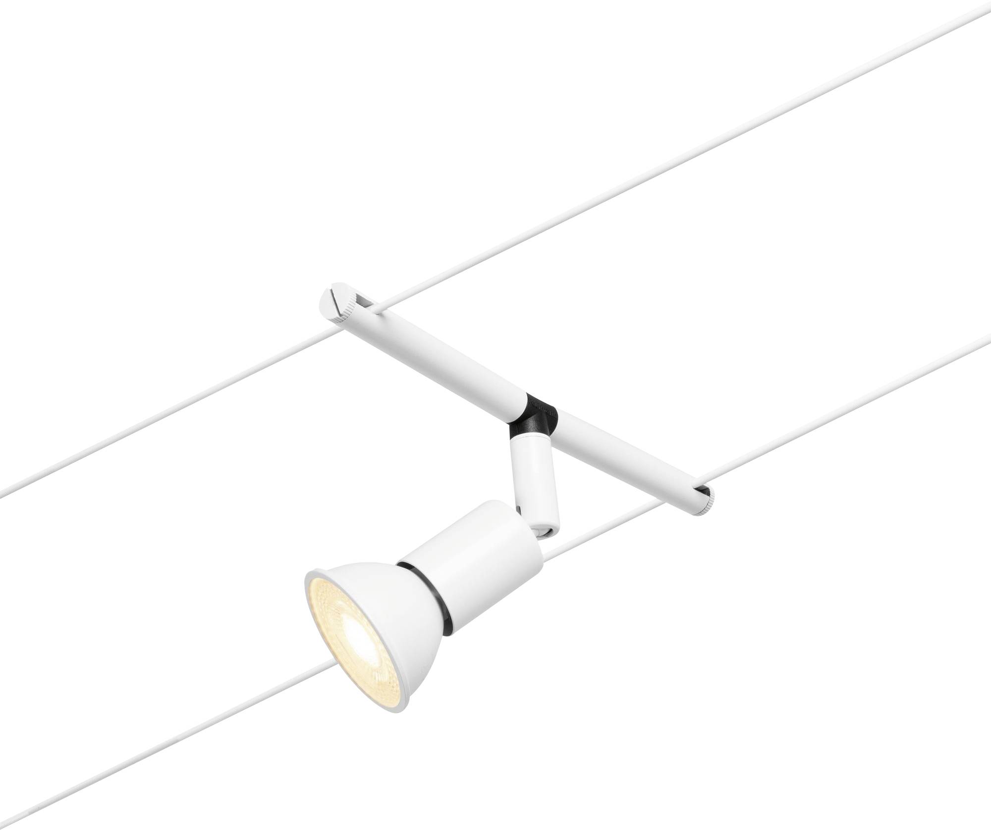 Bílé moderní závěsné svítidlo visí na dvou paralelních kabelech, vyzařuje teplé světlo dolů a dokonale zapadá do minimalistického designu.