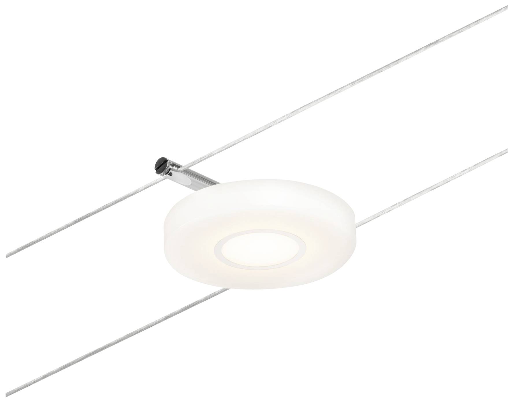 Kulaté stropní svítidlo v moderním designu s kovovým povrchem, upevněné na dvou rovnoběžně napnutých kabelech.