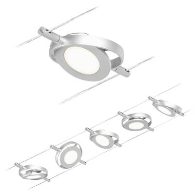 Moderní LED stropní svítidlo v řadě pěti kusů, stříbrná struktura, kulatý design, jasně svítící a namontované na kabelových kolejnicích.