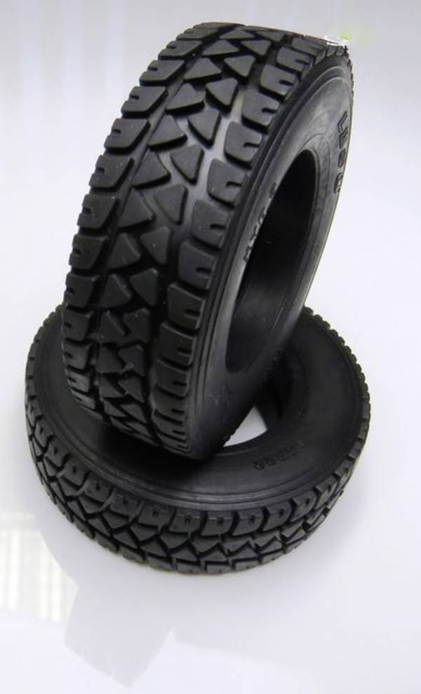 Thicon Models 1:16  pneumatiky   23.6 mm    1 pár