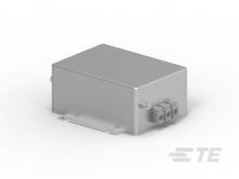 Stříbrný kovový box s přípojkami na straně, pravděpodobně elektrická komponenta.
