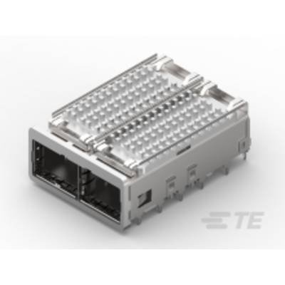 Čtvercový SFP-DD adaptér s dvojitým konektorem, kovový a stříbrné barvy, zobrazený na bílém pozadí.