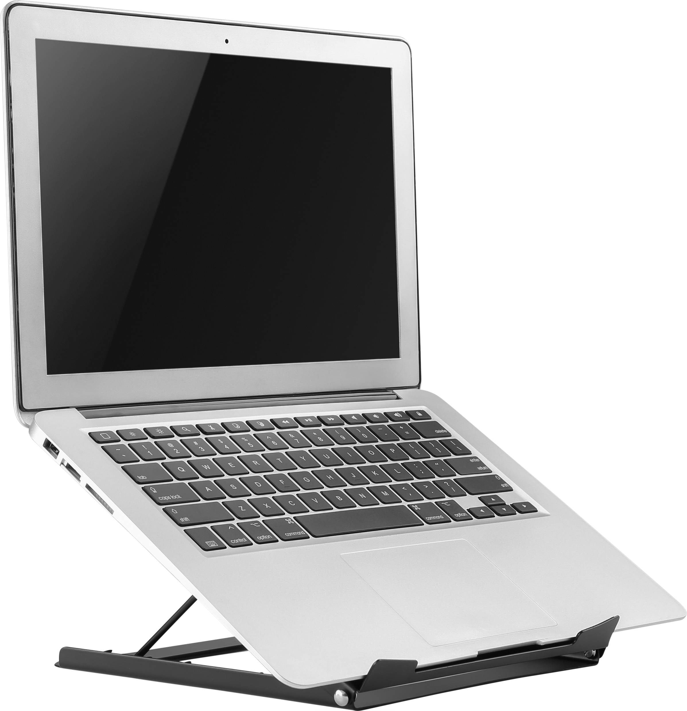 Stříbrný notebook na černém stojanu, otevřený s viditelnou klávesnicí a displejem. Stojan zvedá notebook.