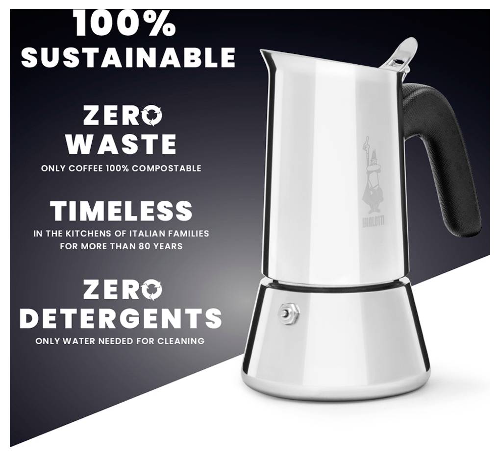 Moka konvice s textem: '100% udržitelné. Bez odpadu: Jen káva 100% kompostovatelná. Nadčasové: V italských kuchyních už přes 80 let. Žádné čisticí prostředky: Ke čištění stačí pouze voda.'