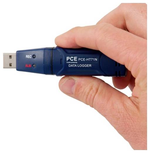 Ruka drží zařízení záznamu dat USB označené 'PCE PCE-HT71N' s viditelnými indikačními světly REC a ALM.