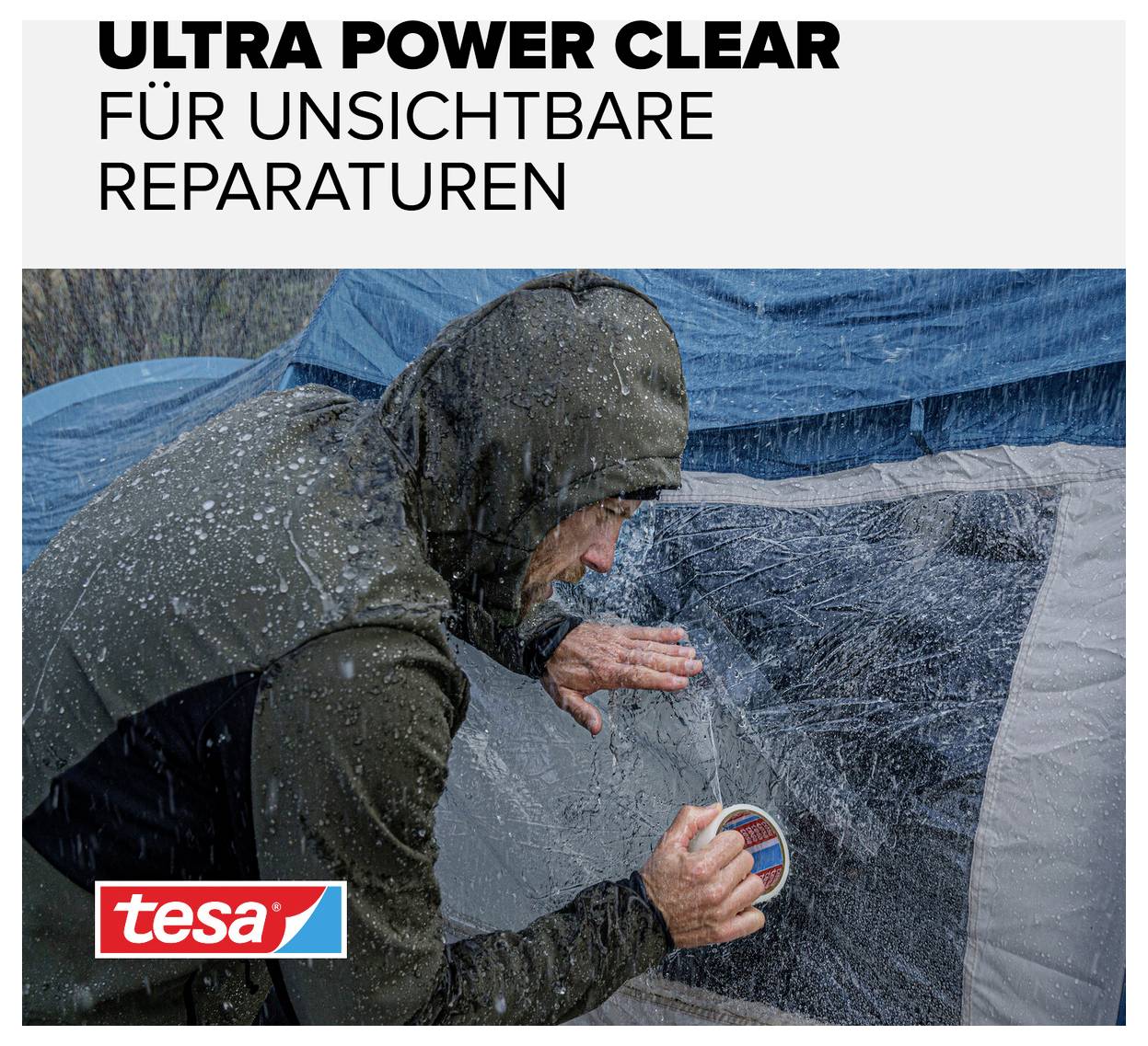 Muž opravuje stan v dešti průhlednou lepicí páskou. Text: 'Ultra Power Clear pro neviditelné opravy'.