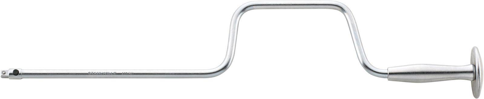 Starožitný ruční vrták s dlouhou, zahnutou rukojetí a otočnou klikou na pravé straně, vyrobený z kovu.