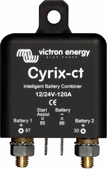 Černé zařízení pro kombinaci baterií od společnosti Victron Energy s nápisem 'Cyrix-ct inteligentní kombinátor baterií 12/24V-120A'.