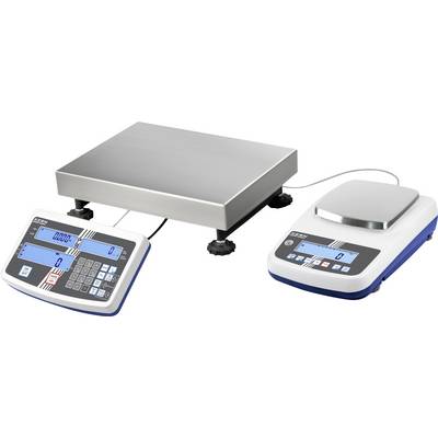 Dvě elektronické váhy: vlevo plošinová váha s větší vážní plochou, vpravo kompaktní přesná váha, obě s digitálními displeji.