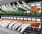 Patch panel s barevně kódovanými síťovými kabely, očíslovanými od 9 do 12. Připojený kabel s označením "PCK-L1".