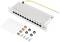 Patch panel CAT.6 se 12 RJ45 porty, žlutým uzemňovacím kabelem a montážním příslušenstvím včetně šroubů a vázacích pásek.