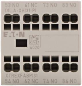 Bílá elektrická komponenta s několika připojovacími svorkami a čitelným textem: 'EATON', 'XTREXFABPI31', 'DIL A-XHI31-PI'.