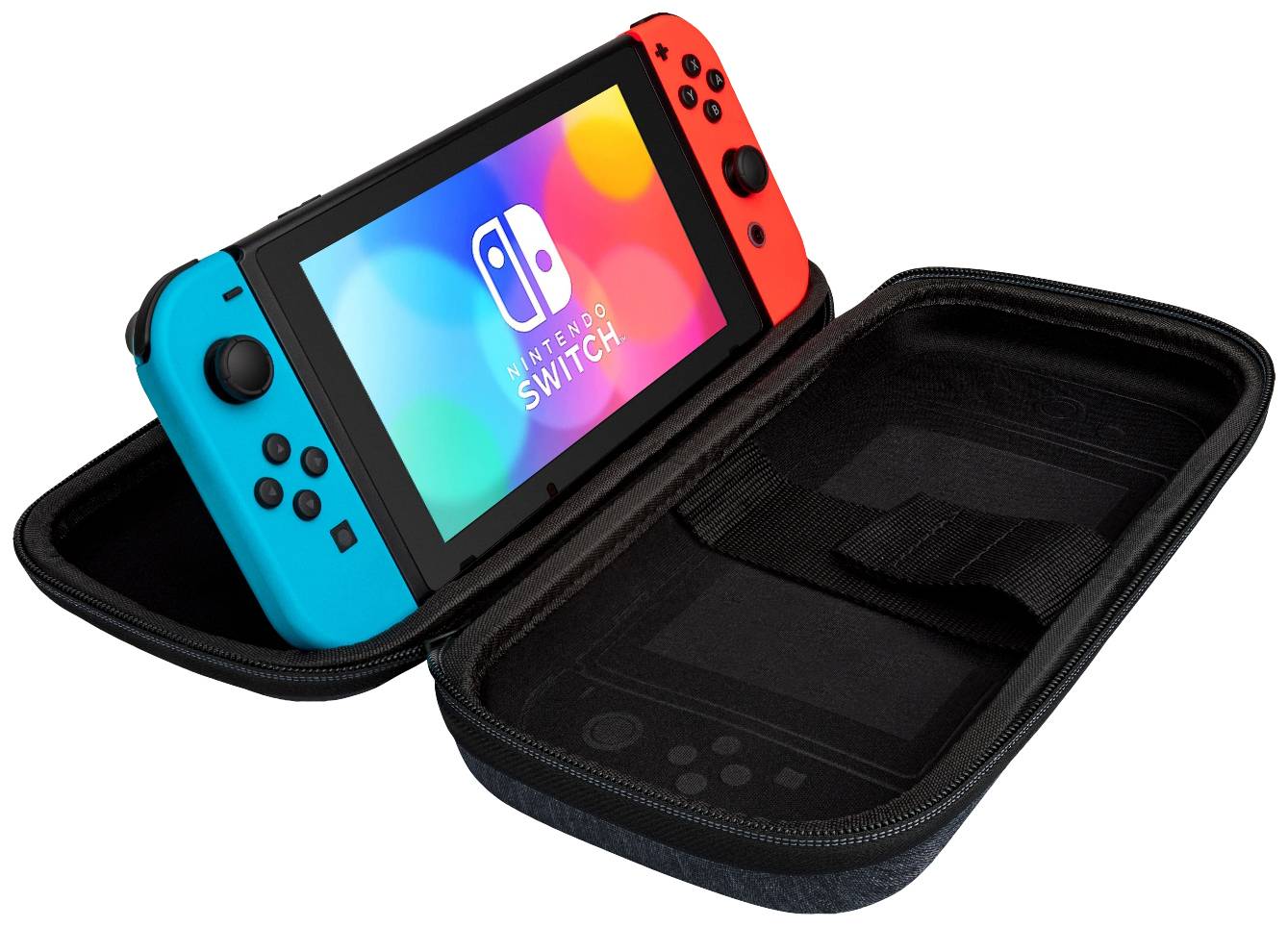 Přenosná herní konzole Nintendo Switch s modrými a červenými ovladači v otevřeném černém pouzdře.