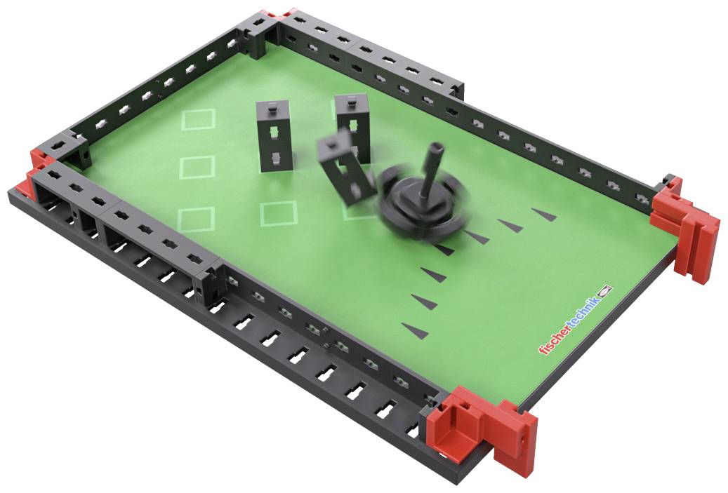 Herní deska 'Robot Turtles' s překážkami a otáčejícím se robotem. Cílem je provést robota kolem překážek.