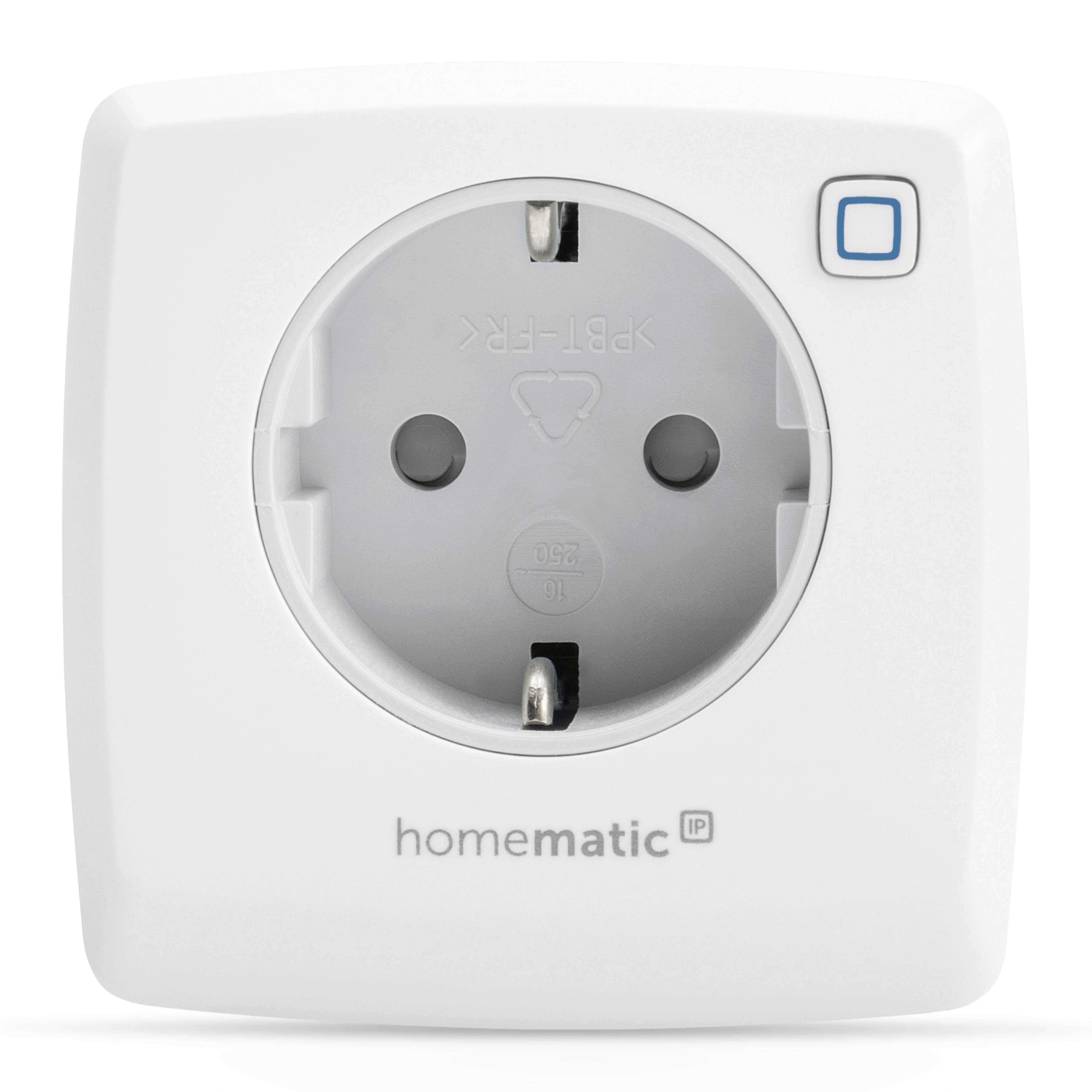 Bílá chytrá zásuvka s modrým tlačítkem a nápisem 'homematic IP'. Slouží k dálkovému ovládání a monitorování zařízení.