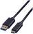 USB kabel se dvěma konektory: vlevo USB-A, vpravo USB-C. Kabel je černý a slouží k propojení elektronických zařízení.