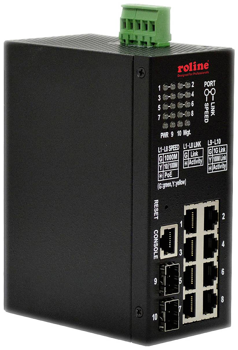 Černý síťový switch s několika ethernetovými porty a indikátory. Ze svrchní strany vyčnívá zelený konektor.