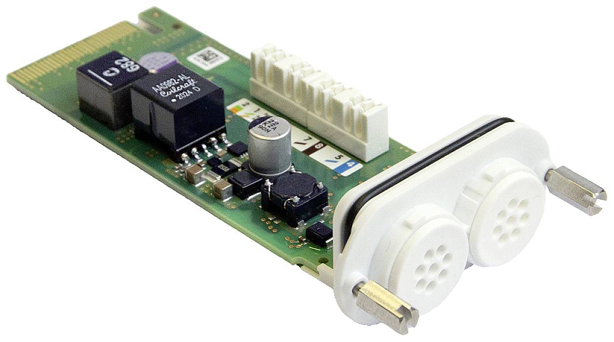Zelená elektronická deska s několika propojovacími komponenty a dvěma bílými konektory v popředí.