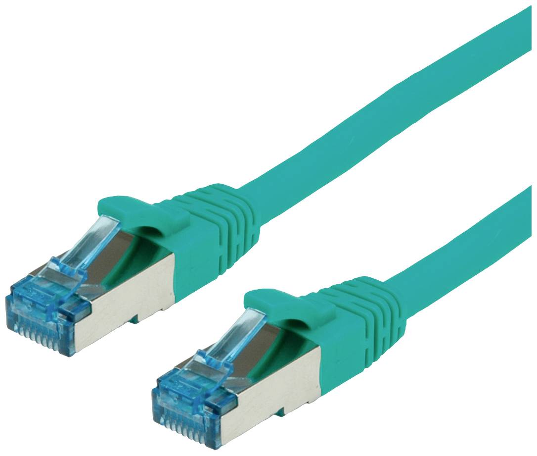 Dva zelené ethernetové kabely s RJ45 konektory, položené vedle sebe na bílém pozadí, ukazují přípojky pro síťová připojení.