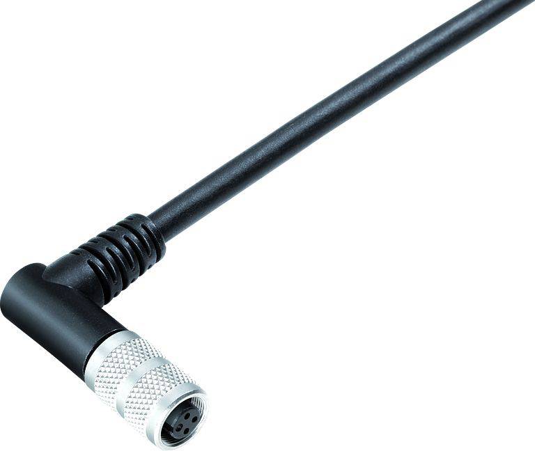 Černý kabel s pravoúhlým konektorem a stříbrným kulatým konektorem. Vhodný pro audio nebo elektronické připojení.