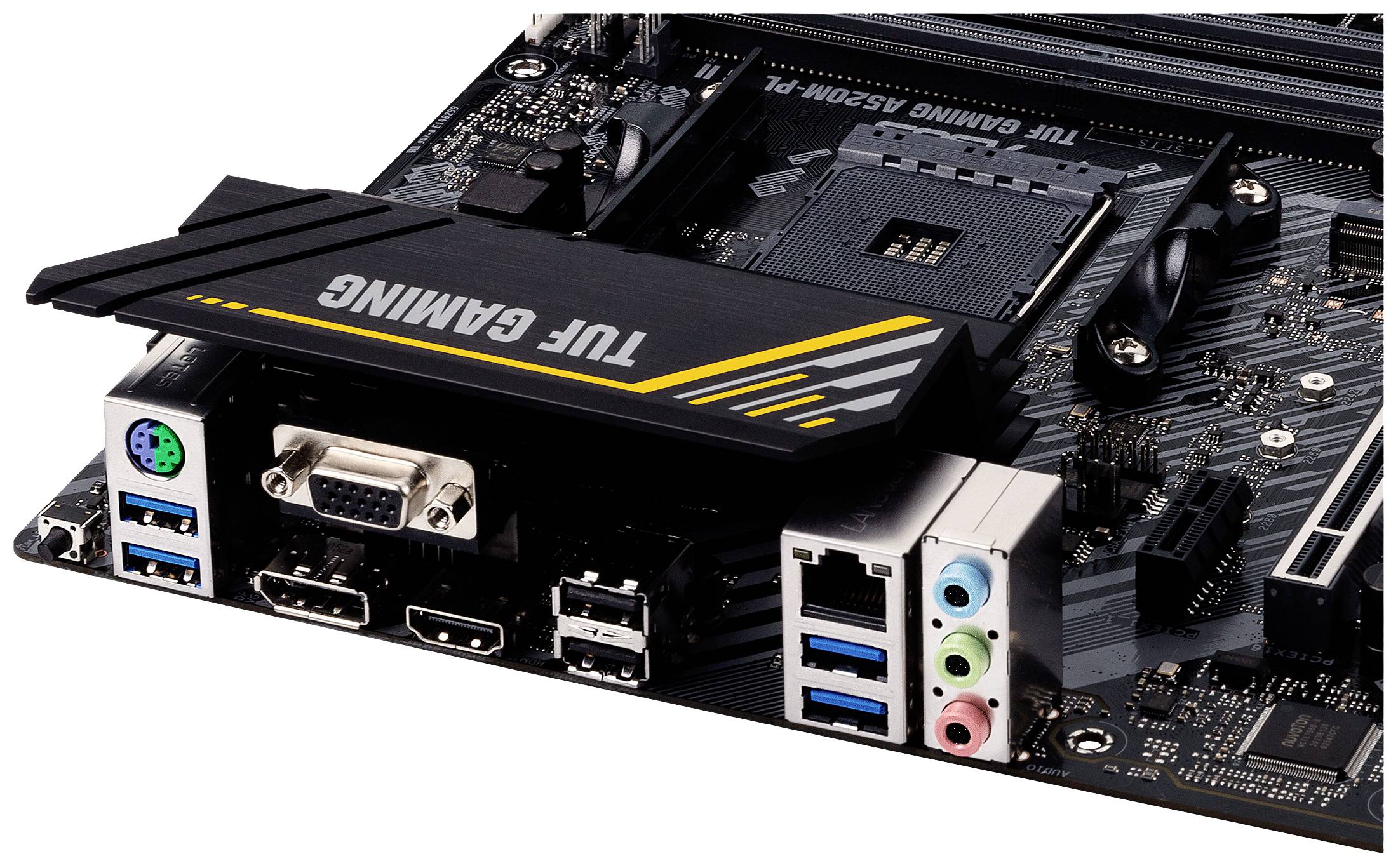 Roh počítačové základní desky s USB porty, HDMI, VGA, ethernetovým a audio konektorem. Je viditelný nápis 'TUF GAMING'.