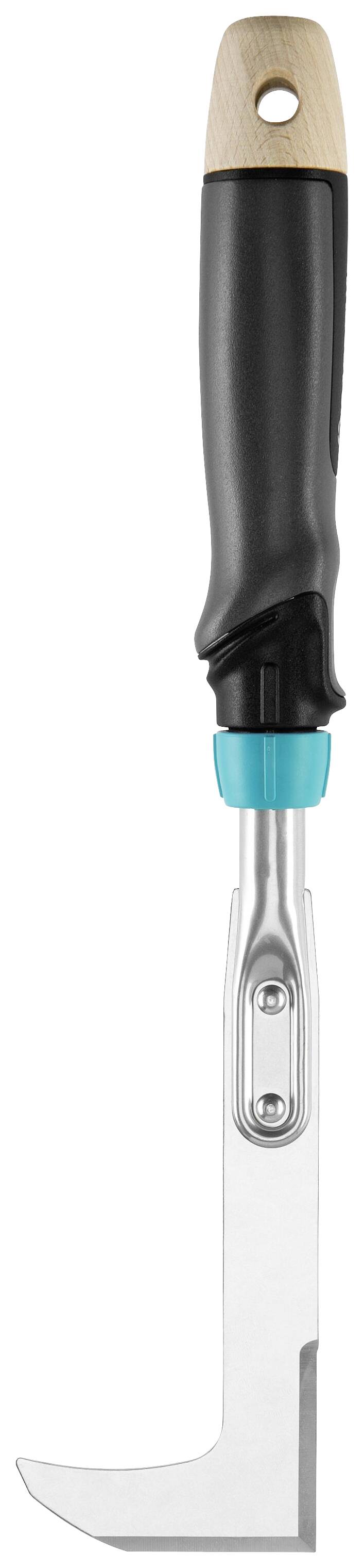 Plečka s černou rukojetí a stříbrnou kovovou čepelí. Vhodná pro odstraňování plevele ze zahrad a záhonů.