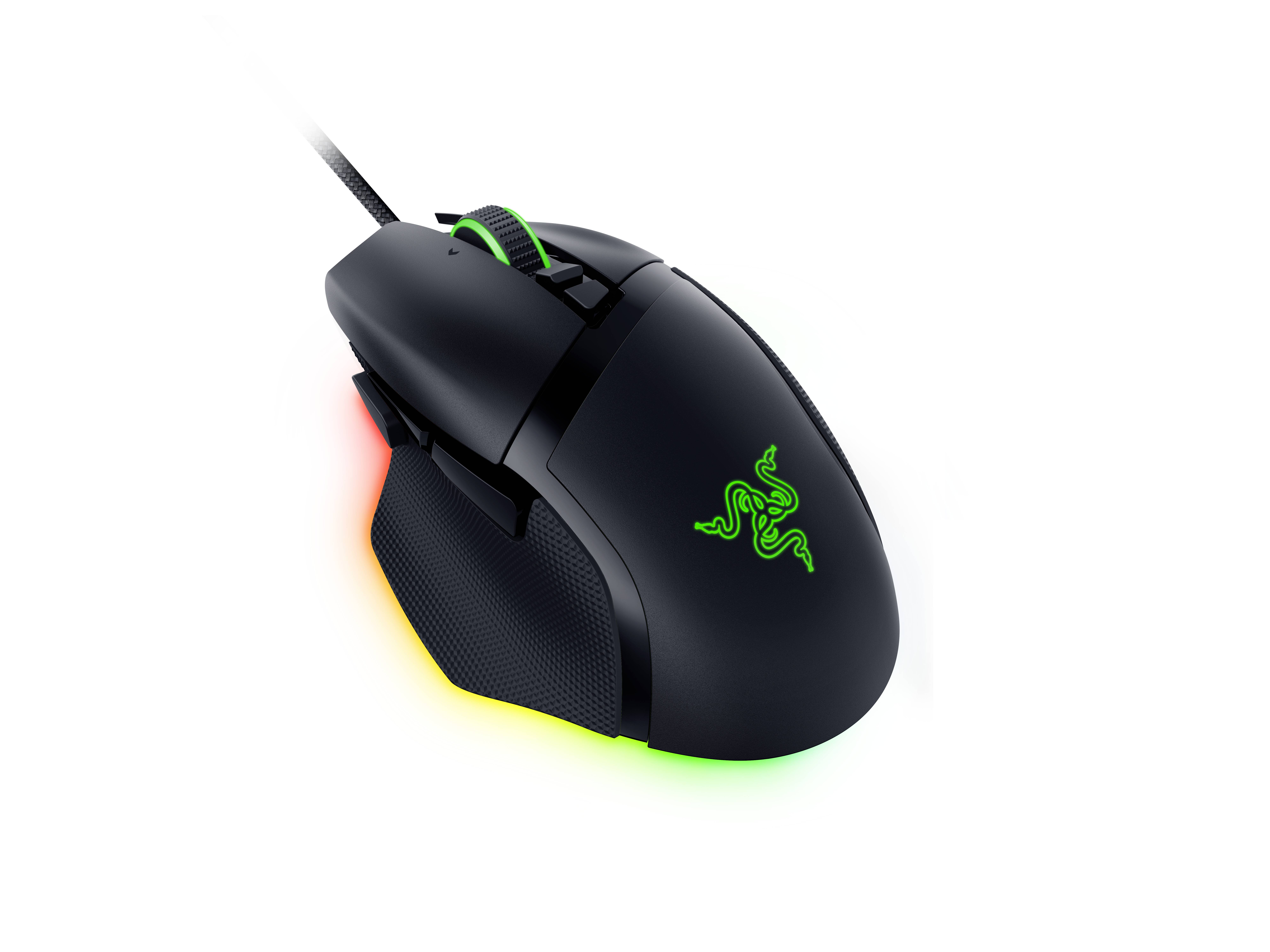 Černá herní myš s kabelovým připojením s osvětlenými zelenými detaily a ergonomickým designem; logo Razer svítí.